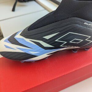 Solista 300 VI Gravity FG Soccer Cleats